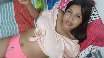 Entre a la habitació_n de mi hermanastra cuando mis padres está_n fuera de casa y le confieso a mi hermanastra que me gusta y que me la quiero follar y esto sucedió_!! (вЃ в—ЏвЃ ´_вЃ вЊ“вЃ `вЃ в—ЏвЃ )
